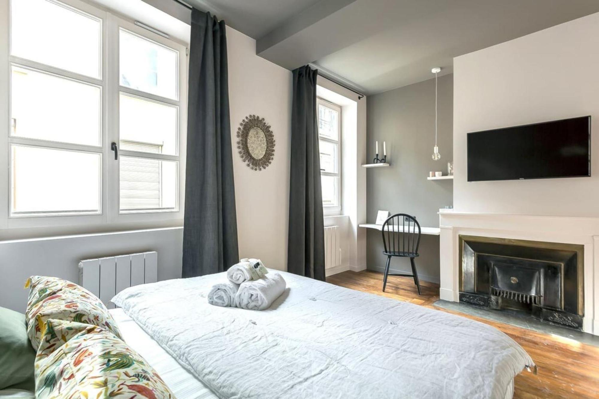 Amazing Vieux Lyon Superbe Logement Luaran gambar